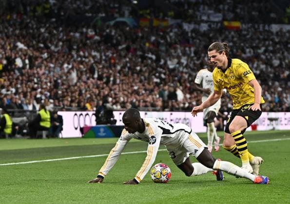 01 06 2024, xfux, Football UEFA Champions League Final 2024, Borussia Dortmund Real Madrid, emspor, v l Ferland Mendy Real Madrid , Marcel Sabitzer Borussia Dortmund DFL DFB REGULATIONS PROHIBIT ANY USE OF PHOTOGRAPHS as IMAGE SEQUENCES and or QUASI VIDEO London