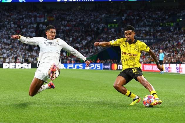 SOCCER - UEFA CL, Dortmund vs Madrid LONDON,ENGLAND,01.JUN.24 - SOCCER - UEFA Champions League, final, Borussia Dortmund vs Real Madrid CF. Image shows Jude Bellingham (Madrid) and Ian Maatsen (Dortmund).  GEPAxpictures xMichaelxZemanek