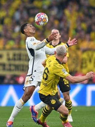 20240601 Champions League Final Dortmund vs Real Madrid Jude Bellingham (5) of Real Madrid and Julian Ryerson (26) of Dortmund fighting for the ball during a soccer game between German Borussia Dortmund and Spanish Real Madrid CF in the UEFA Champions League Final of the 2023-24 season, on Saturday 1 June 2024 in London , United Kingdom . PHOTO SPORTPIX David Catry London Wembley Stadium United Kingdom  Copyright: xSportpix.bex xDavidxCatryxDavidxCatryx