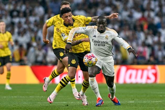 from left in duel Jadon Malik Sancho 10, Borussia Dortmund Ferland Mendy 23, Real Madrid 01 06 2024 Football, Champions League Final, Borussia Dortmund vs Real Madrid, Wembley Stadium, London, London Borough of Brent United Kingdom Copyright: xpepphotox xHorstxMauelshagenx pep00321, pep_20240601_hm