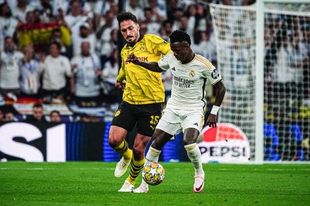 Mats Hummels Borussia Dortmund, 15 , Vinicius Junior Real Madrid, 07 ENG, Borussia Dortmund vs Real Madrid, Football, Champions League, Final, 2023 2024 season, 01 06 2024 ENG, Borussia Dortmund vs Real Madrid, Football, Champions League, Final, 2023 2024 season, 01 06 2024 London Copyright: xEibner-Pressefoto MarcelxvonxFehrnx EP_MFN