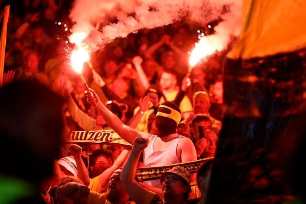 Fans, fan curve, pyro, Bengalos, red, fire, fireworks, GB, London, Wembley Stadium, Champions League final, BVB Dortmund vs Real Madird, 2023 2024 season, 01 06 2024, Copyright: HMBxMedia HeikoxBecker