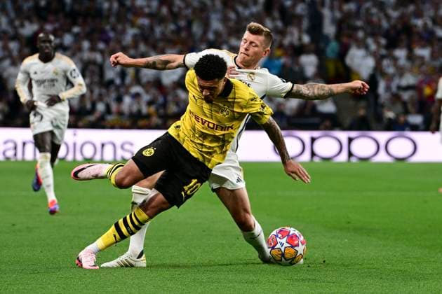 Jadon Sancho 10 Borussia Dortmund in duel, action, with Toni Kroos 8 Madrid , Borussia Dortmund vs Real Madrid, Football, Champions League, Final, 01 06 2024 London London UK Copyright: xkolbert-press MarcxNiemeyerx