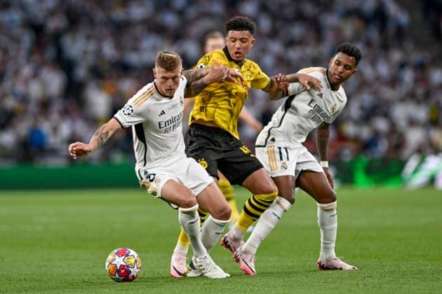 from left fighting for the ball Toni Kroos 8, Real Madrid Jadon Malik Sancho 10, Borussia Dortmund Rodrygo 11, Real Madrid 01 06 2024 Football, Champions League Final, Borussia Dortmund vs Real Madrid, Wembley Stadium, London, London Borough of Brent United Kingdom Copyright: xpepphotox xHorstxMauelshagenx pep00321, pep_20240601_hm