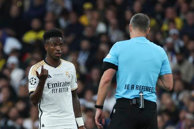 Slovenian referee Slavko Vincic (R) chats with Real Madrid s Vinicius Jr (L) during the UEFA Champions League final soccer match between Borussia Dortmund and Real Madrid, in London, Britain, 01 June 2024. UEFA Champions League final - Borussia Dortmund vs Real Madrid !ACHTUNG: NUR REDAKTIONELLE NUTZUNG!  Copyright: xKikoxHuescax(es-ES)x GRAF2840 20240601-55013752670_1