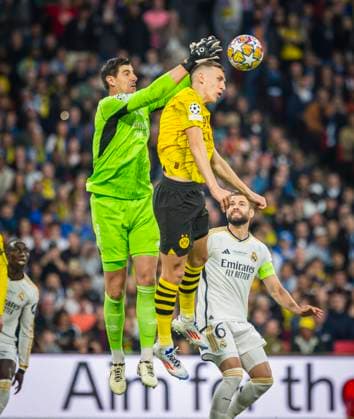 London, England 01st Jun 2024 Thibaut Courtois Real Nico Schlotterbeck BVB Borussia Dortmund Real Madrid Champions League Final 01 06 2024