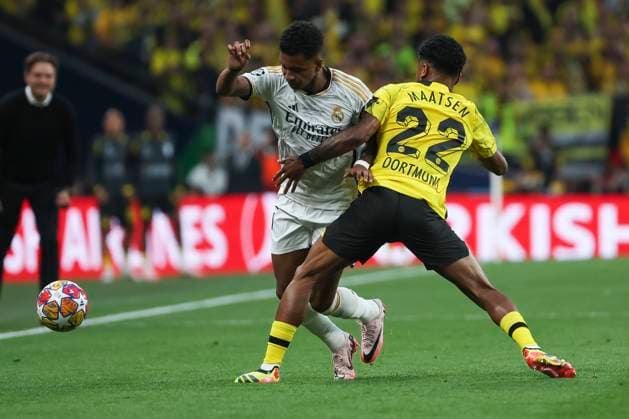 Real Madrid s Rodrygo Goes (L) in action against Dortmund s Ian Maatsen (R) during the UEFA Champions League final soccer match between Borussia Dortmund and Real Madrid, in London, Britain, 01 June 2024. UEFA Champions League final - Borussia Dortmund vs Real Madrid !ACHTUNG: NUR REDAKTIONELLE NUTZUNG!  Copyright: xKikoxHuescax(es-ES)x GRAF2846 20240601-55013752685_1