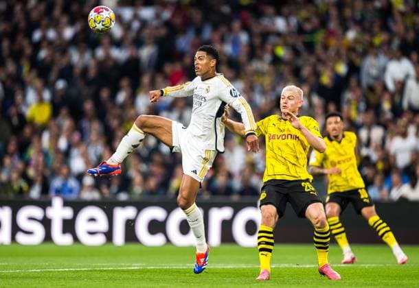 240601 Jude Bellingham of Real Madrid and Julian Ryerson of Dortmund during the UEFA Champions League final between Dortmund and Real Madrid on June 1, 2024 in London Photo Petter Arvidson BILDBYRAN kod PA PA0818 fotboll football soccer fotball champions league final dortmund real madrid bbeng bbauto  Copyright: PETTERxARVIDSON BB240601PA158