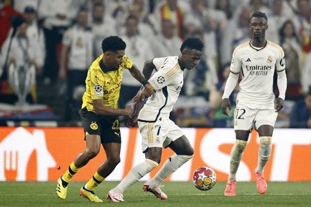 LONDON - (l-r) Ian Maatsen of Borussia Dortmund, Vinicius Junior of Real Madrid, Eduardo Camavinga of Real Madrid during the UEFA Champions League Final between Borussia Dortmund and Real Madrid at Wembley Stadium on June 1, 2024 in London, United Kingdom. ANP Hollandse Hoogte MAURICE VAN STEEN UEFA Champions League 2023 24 FINAL 2024 xVIxANPxSportx xVanxSteenxFotografiexIVx 500100373 originalFilename: 500100373.jpg