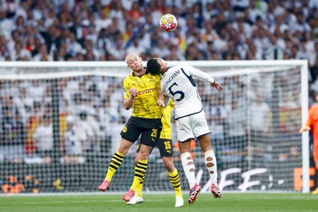 Julian Ryerson (Borussia Dortmund) und Jude Bellingham (Real Madrid) battle for the ball, UEFA Champions League 2023 24 - Final, Borussia Dortmund vs Real Madrid CF, Wembley Stadium, June 1, 2024, London, United Kingdom.