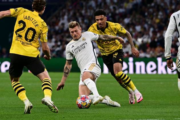 Toni Kroos 8 Madrid in duel, action, with Jadon Sancho 10 Borussia Dortmund , Borussia Dortmund vs Real Madrid, Football, Champions League, Final, 01 06 2024 London London UK Copyright: xkolbert-press MarcxNiemeyerx