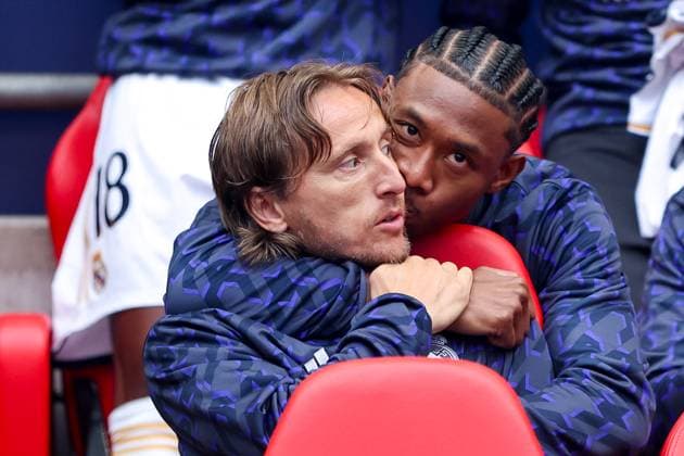 Borussia Dortmund v Real Madrid CF - UEFA Champions League Final 2023 24 LONDON, ENGLAND - JUNE 1: Eduardo Camavinga of Real Madrid hugs Luka Modric of Real Madrid during UEFA Champions League 2023 24 final match between Borussia Dortmund v Real Madrid CF at Wembley Stadium on June 1, 2024 in London, England. SanjinxStrukic PIXSELL