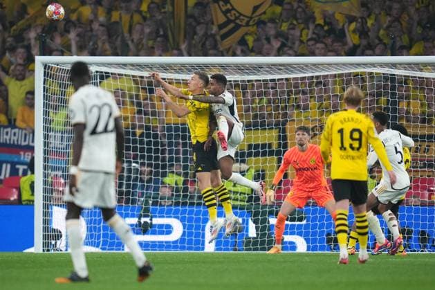 ENG: Borussia Dortmund v Real Madrid. UEFA Champions League 2023-2024. Final Rodrygo Goes of Real Madrid and Nico Schlotterbeck of Borussia Dortmund during the UEFA Champions League Final match between Borussia Dortmund and Real Madrid played at Wembley Stadium on June 1, 2024 in London, England. kpng Copyright: xBaguxBlancox xPRESSINPHOTOx PS_240601_050