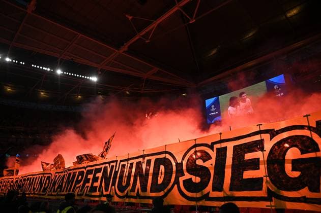 01 06 2024, xfux, Football UEFA Champions League Final 2024, Borussia Dortmund Real Madrid, emspor, v l Mood Emotions Cheering Fans Borussia Dortmund DFL DFB REGULATIONS PROHIBIT ANY USE OF PHOTOGRAPHS as IMAGE SEQUENCES and or QUASI VIDEO London