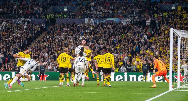 Soccer, Men, Season 2023 2024, Champions League Final , Borussia Dortmund Real Madrid, Daniel Carvajal M , Real Madrid scores the goal for 1 0 against goalkeeper Gregor Kobel Borussia Dortmund , 01 06 2024, Copyright: xSebastianxRäppold MatthiasxKochx
