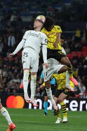 Real Madrid s Fede Valverde (L) in action against Dortmund s Karim Aderemi (R) during the UEFA Champions League final soccer match between Borussia Dortmund and Real Madrid, in London, Britain, 01 June 2024. UEFA Champions League final - Borussia Dortmund vs Real Madrid !ACHTUNG: NUR REDAKTIONELLE NUTZUNG!  Copyright: xKikoxHuescax(es-ES)x GRAF2853 0492770076st