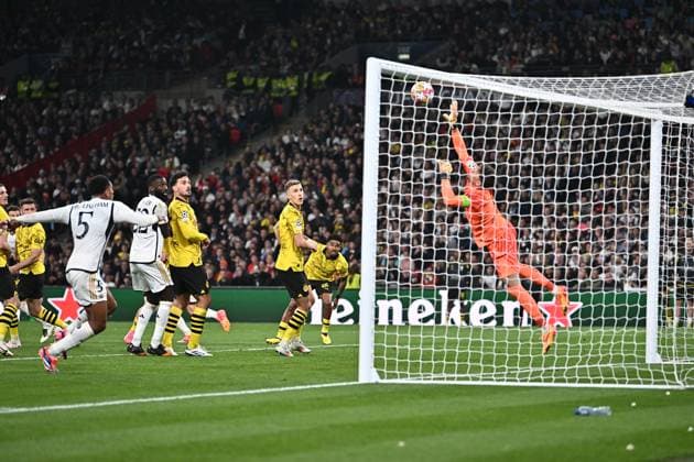 01 06 2024, xfux, Football UEFA Champions League Final 2024, Borussia Dortmund Real Madrid, emspor, v l Gregor Knobel Borussia Dortmund with parade DFL DFB REGULATIONS PROHIBIT ANY USE OF PHOTOGRAPHS as IMAGE SEQUENCES and or QUASI VIDEO London