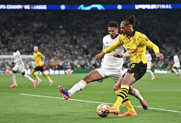 01 06 2024, xfux, Football UEFA Champions League Final 2024, Borussia Dortmund Real Madrid, emspor, v l Jude Bellingham Real Madrid , Sebastien Haller Borussia Dortmund DFL DFB REGULATIONS PROHIBIT ANY USE OF PHOTOGRAPHS as IMAGE SEQUENCES and or QUASI VIDEO London