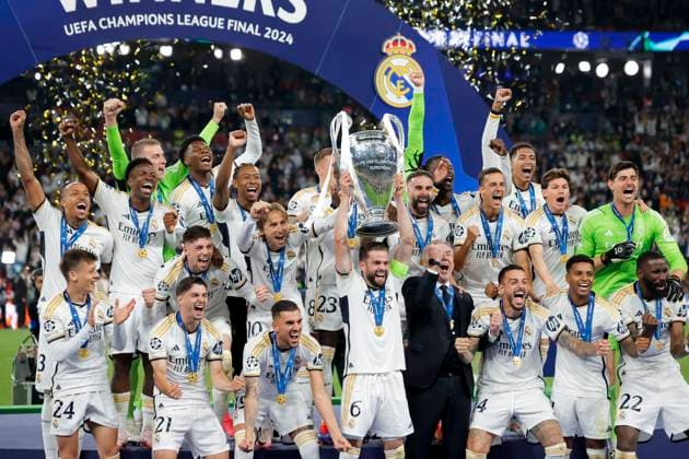 UEFA Champions League Final 2024 Borussia Dortmund Real Madrid London, England 20240601 Real Madrid lifts the trophy after winning the Champions League Final against Borussia Dortmund at Wembley Stadium Photo Svein Ove Ekornesvag NTB London England EDITORIAL USE ONLY RESTRICTED USE FOR BETTING COMPANIES  Copyright: xSveinxOvexEkornesvagx xNTBx