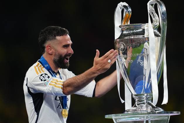 ENG: Borussia Dortmund v Real Madrid. UEFA Champions League 2023-2024. Final Daniel Carvajal of Real Madrid with the trophy during the UEFA Champions League Final match between Borussia Dortmund and Real Madrid played at Wembley Stadium on June 1, 2024 in London, England. kpng Copyright: xBaguxBlancox xPRESSINPHOTOx PS_240601_120