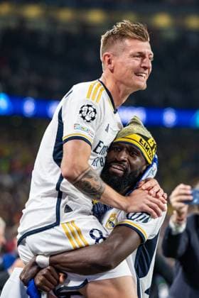 Football - 2023 2024 UEFA Champions League - Final - Borussia Dortmund vs Real Madrid - Wembley Stadium, London - Saturday 1st June 2024 Antonio Rudiger (Real Madrid) hoists the retiring Toni Kroos (Real Madrid) after their final win at Wembley Stadium COLORSPORT DANIEL BEARHAM  csp_bor_reaM_db_01062024
