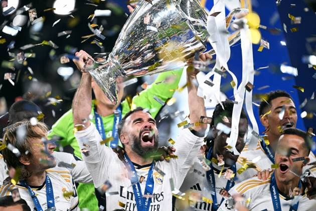 Football, Champions League Final, Season 2023 2024, Wembley Stadium London Bor Dortmund Real Madrid 0 2 Cheering Daniel Carvajal RMA with trophy Cheering, joy, action UEFA REGULATIONS PROHIBIT ANY USE OF PHOTOGRAPHS AS IMAGE SEQUENCES AND OR QUASI VIDEO