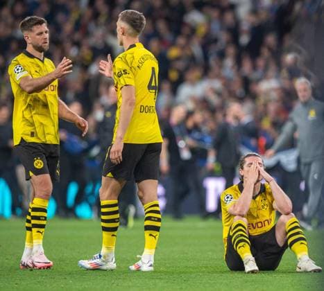 Football, Men, Season 2023 2024, Champions League Final , Borussia Dortmund Real Madrid, f l Niclas Füllkrug Borussia Dortmund , Nico Schlotterbeck Borussia Dortmund , Marcel Sabitzer Borussia Dortmund , Disappointment after the final whistle, 01 06 2024, Copyright: xSebastianxRäppold MatthiasxKochx
