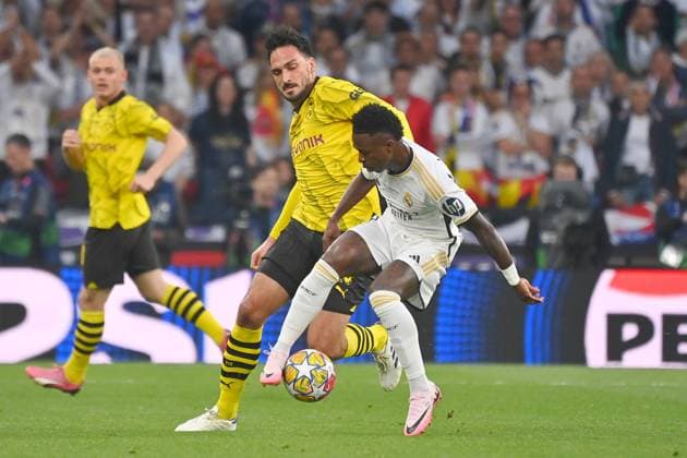 Mats HUMMELS Borussia Dortmund , action,duel against Vinicius JUNIOR Real Madrid Football UEFA Champions League Final Borussia Dortmund Real Madrid on 01 06 2024, Wembley Staion