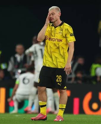 Borussia Dortmund v Real Madrid, London, UK - 1 Jun 2024 Julian Ryerson of Borussia Dortmund looks dejected as Vinicius Junior of Real Madrid celebrates during the UEFA Champions League Final match between Borussia Dortmund and Real Madrid at Wembley Stadium, London on 1 June 2024 ( London Wembley Stadium London England Copyright: xMicahxCrook PPAUKx PPA-119999