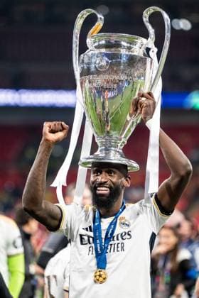 240601 Antonio Rudiger of Real Madrid celebrates with the trophy after the UEFA Champions League final between Dortmund and Real Madrid on June 1, 2024 in London Photo Petter Arvidson BILDBYRAN kod PA PA0818 fotboll football soccer fotball champions league final dortmund real madrid bbeng jubel  Copyright: PETTERxARVIDSON BB240601PA339
