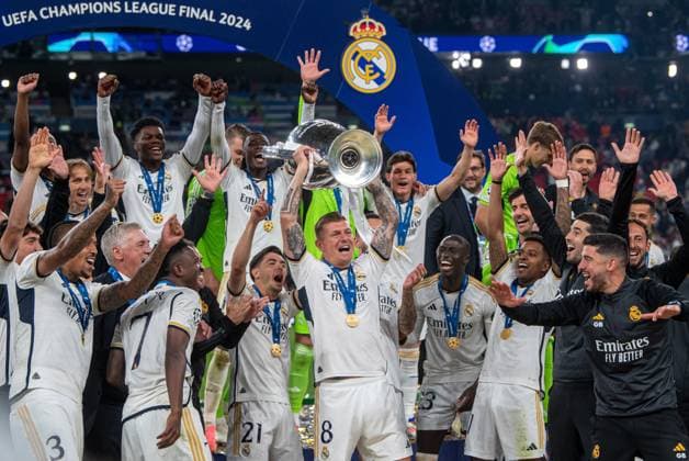 Football, Men, Season 2023 2024, Champions League Final , Borussia Dortmund Real Madrid, Winner photo Madrid, Toni Kroos Real Madrid with trophy, 01 06 2024, Copyright: xSebastianxRäppold MatthiasxKochx