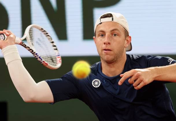 Tallon Griekspoor of the Netherlands plays against fourth-seeded Alexender Zverev of Germany during their third round match of the French Tennis Open at Roland Garros in Paris, France, on Saturday, June 1, 2024. Zverev won 3-6, 6-4, 6-2, 4-6, 7-6.  PAR20240601104 MAYAxVIDON-WHITE