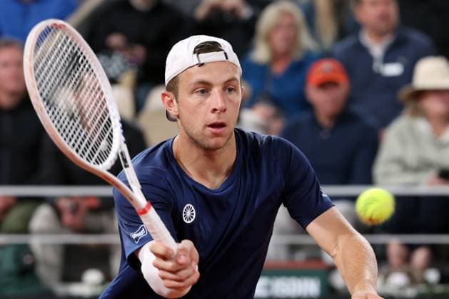 Tallon Griekspoor of the Netherlands plays against fourth-seeded Alexender Zverev of Germany during their third round match of the French Tennis Open at Roland Garros in Paris, France, on Saturday, June 1, 2024. Zverev won 3-6, 6-4, 6-2, 4-6, 7-6.  PAR20240601101 MAYAxVIDON-WHITE