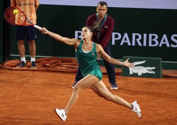 Emma Navarro of the US plays against compatriot Madison Keys during their third round match of the French Tennis Open at Roland Garros in Paris, France, on Saturday, June 1, 2024. Navarro won 7-6, 7-6.  PAR20240601141 MAYAxVIDON-WHITE