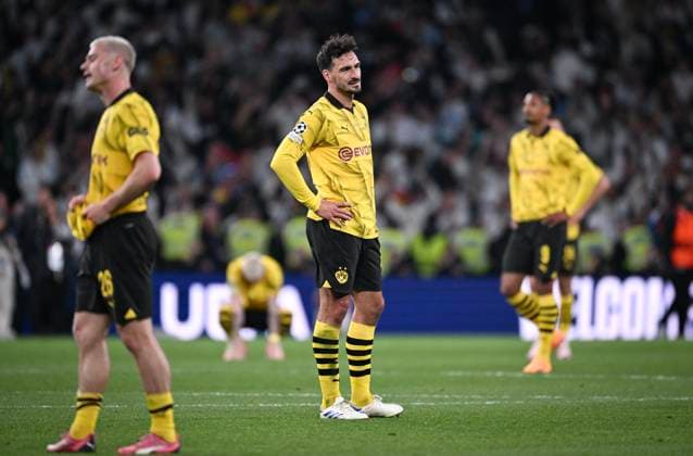 Football CHL FINAL 2023 2024 Final in London 01 06 2024 Borussia Dortmund Real Madrid Disappointment Borussia Dortmund Mats Hummels center after the match