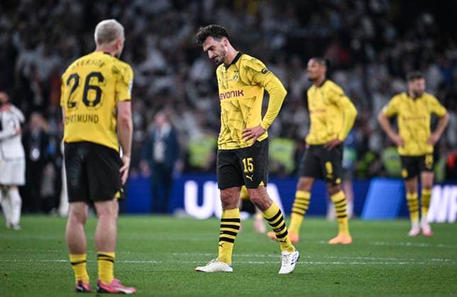 Football CHL FINAL 2023 2024 Final in London 01 06 2024 Borussia Dortmund Real Madrid Disappointment Borussia Dortmund Mats Hummels center after the match