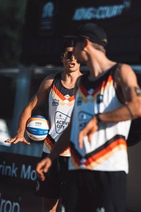 Beach volleyball men Queen and King of the Court Hamburg 01 06 2024 in the background Sven Winter with instructions to Lukas Pfretzschner in the foreground Hamburg Active City Arena Heiligengeistf Hamburg Germany