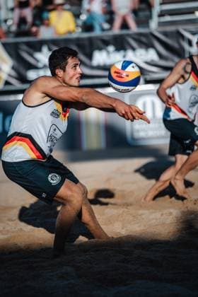 Beach Volleyball Men Queen and King of the Court Hamburg 01 06 2024 Sven Winter takes the ball Hamburg Active City Arena Heiligengeistf Hamburg Germany