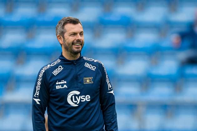 Eliteserien i fotball 2024 Molde Viking Molde 20240602 Vikings head coach Bjarte Lunde Aarsheim for the Elite League football match between Molde and Viking at Aker Stadium Photo Marius Simensen NTB Molde Norway EDITORIAL USE ONLY RESTRICTED USE FOR BETTING COMPANIES  Copyright: xMariusxSimensenx xNTBx