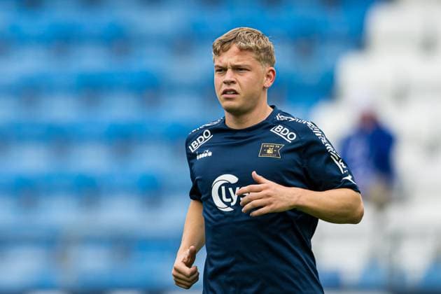 Eliteserien i fotball 2024 Molde Viking Molde 20240602 Vikings Sondre Auklend warms up for the Elite League football match between Molde and Viking at Aker Stadium Photo Marius Simensen NTB Molde Norway EDITORIAL USE ONLY RESTRICTED USE FOR BETTING COMPANIES  Copyright: xMariusxSimensenx xNTBx
