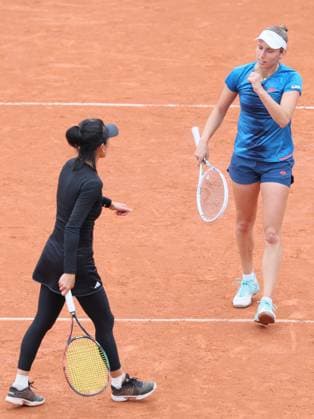 Chinese Taipei s Su-Wei Hsieh and Belgian Elise Mertens pictured during a tennis match between Belgian-Chinese Taipei pair Mertens Hsieh and US- Russian pair Navarro Shnaider, in the second round of the women s doubles, at the Roland Garros French Open tennis tournament, in Paris, France, Sunday 02 June 2024. This year s tournament takes place from 26 May to 09 June. BENOITxDOPPAGNE  x93833965x