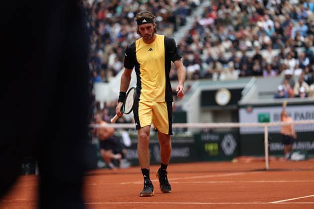 ROLAND GARROS PHOTOPQR LE PARISIEN Le Parisien Arnaud Journois ; PARIS ; 02 06 2024 ; TENNIS , ROLAND GARROS 2024 , 02 06 2024 Stefanos Tsitsipas vs Matteo Arnaldi PHOTO LE PARISIEN ARNAUD JOURNOIS June 2nd 2024 Roland Garros french open PARIS France  Copyright: xPHOTOPQR LExPARISIEN MAXPPPxLexParisienx xArnaudxJournoisx 20240602LPA2535 20240602LPA2535