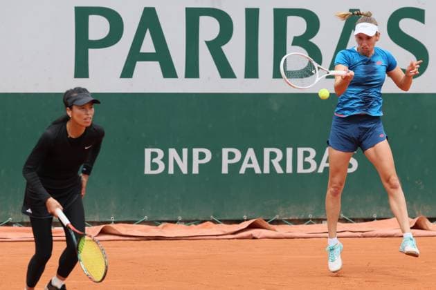 Chinese Taipei s Su-Wei Hsieh and Belgian Elise Mertens pictured during a tennis match between Belgian-Chinese Taipei pair Mertens Hsieh and US- Russian pair Navarro Shnaider, in the second round of the women s doubles, at the Roland Garros French Open tennis tournament, in Paris, France, Sunday 02 June 2024. This year s tournament takes place from 26 May to 09 June. BENOITxDOPPAGNE  x93835508x
