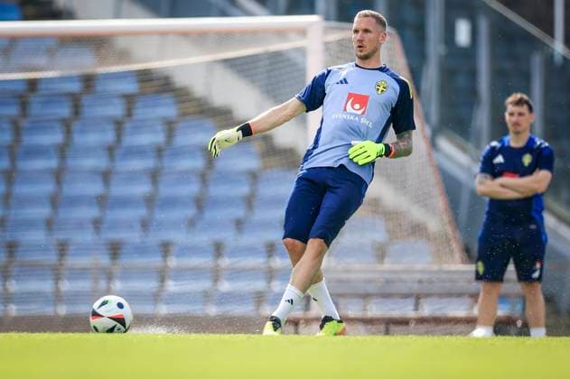 MALMÖ, SWEDEN 20240602 Malvakten Robin Olsen as the mens national soccer team trains at Eleda Stadium in Malmö before the international match against Denmark on Wednesday, June 5 in Copenhagen MALMÖ SWEDEN x10600x  Copyright: xAndreasxHillergren TTx TRÄNING INFÖR LANDSKAMP DANMARK-SVERIGE