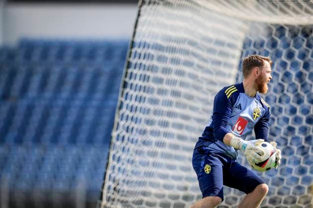 MALMÖ, SWEDEN 20240602 Malvakten Viktor Johansson as the mens national soccer team trains at Eleda Stadium in Malmö before the international match against Denmark on Wednesday, June 5 in Copenhagen MALMÖ SWEDEN x10600x  Copyright: xAndreasxHillergren TTx TRÄNING INFÖR LANDSKAMP DANMARK-SVERIGE