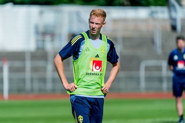 240602 Hugo Larsson of Sweden of Sweden during a training session on June 2, 2024 in Malmö Photo Christian Örnberg BILDBYRAN COP 166 CO0420 fotboll football soccer fotball landskamp träning practice training sverige sweden sverige a bbeng  Copyright: CHRISTIANxÖRNBERG BB240602CO025