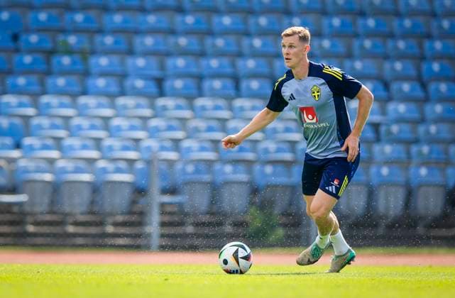 MALMÖ, SWEDEN 20240602 Emil Krafth as the mens national soccer team trains at Eleda Stadium in Malmö ahead of the international match against Denmark on Wednesday, June 5 in Copenhagen MALMÖ SWEDEN x10600x  Copyright: xAndreasxHillergren TTx TRÄNING INFÖR LANDSKAMP DANMARK-SVERIGE