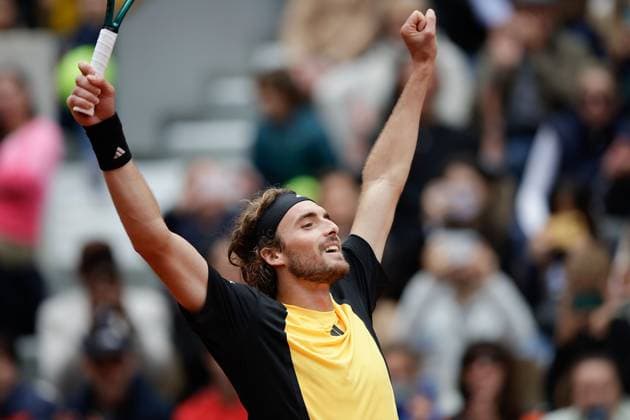 02 06 2024, Tennis, French Open 2024 Roland Garros, FRA, Paris, Men™s Singles Court Suzanne Lenglen FOURTH ROUND Matteo Arnaldi ITA Stefanos Tsitsipas GRE Picture from left Stefanos Tsitsipas GRE rejoicing Copyright: HMBxMedia AntonioxBorga