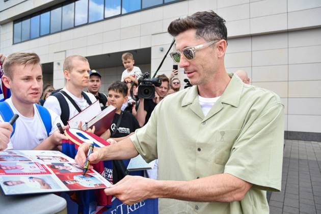 2024.06.02 Warszawa pilka nozna reprezentacja Polski Przyjazd reprezentacji Polski N z Robert Lewandowski Foto Pawel Bejnarowicz PressFocus 2024.06.02 Warszawa Football - Polish national team, Nationalteam Przyjazd reprezentacji Polski Robert Lewandowski Credit: Pawel Bejnarowicz PressFocus NEWSPIX.PL --- Newspix.pl  20240602PB1308