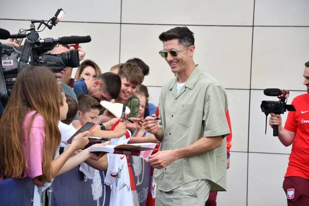 2024.06.02 Warszawa pilka nozna reprezentacja Polski Przyjazd reprezentacji Polski N z Robert Lewandowski Foto Pawel Bejnarowicz PressFocus 2024.06.02 Warszawa Football - Polish national team, Nationalteam Przyjazd reprezentacji Polski Robert Lewandowski Credit: Pawel Bejnarowicz PressFocus NEWSPIX.PL --- Newspix.pl  20240602PB1313